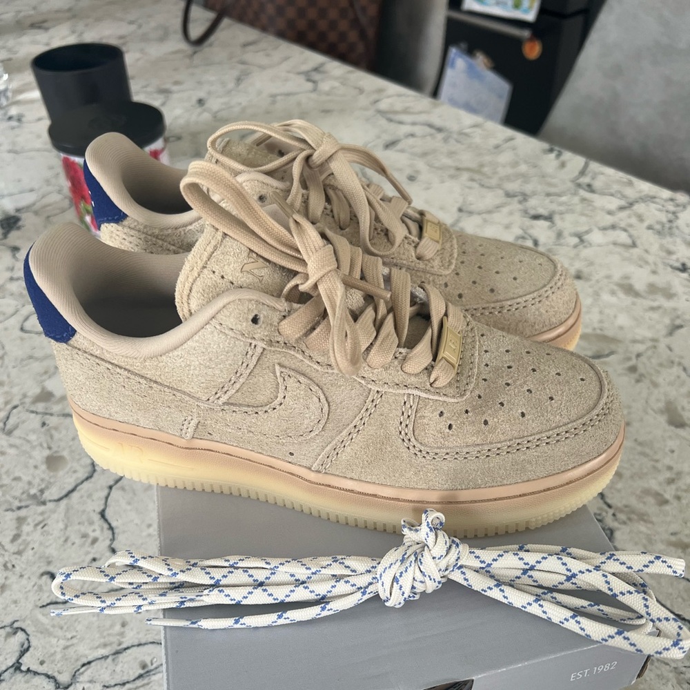 NEW Women's Air Force 1 07' LX